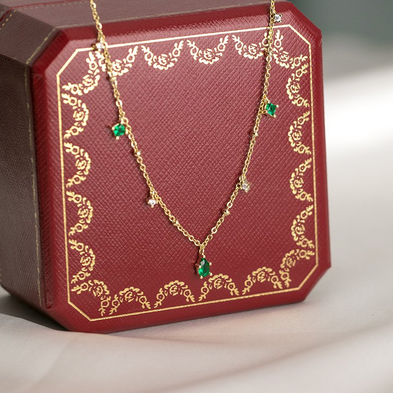 Emerald Elegance Necklace - Image 3