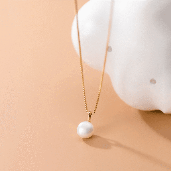 Alternative view of Geometric Oval Pearl Necklace