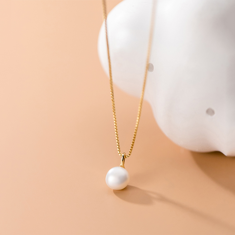 Geometric Oval Pearl Necklace - Image 2