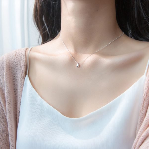 Dainty Droplet Necklace