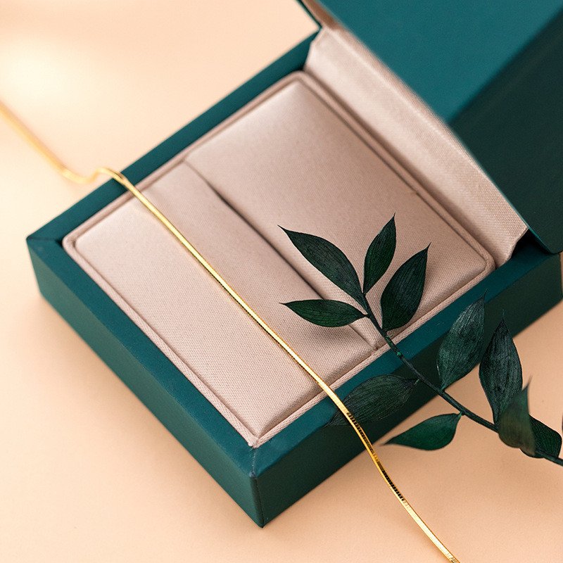 Minimalist Golden Snake Bone Chain Bracelet - Image 3