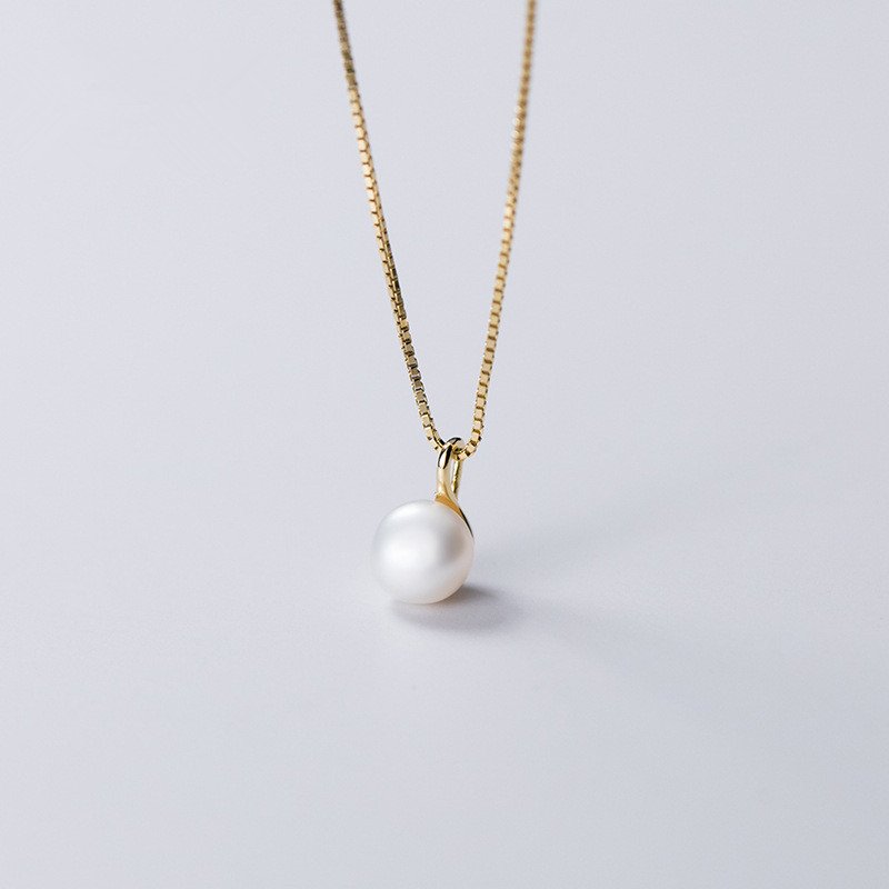 Geometric Oval Pearl Necklace - Image 4
