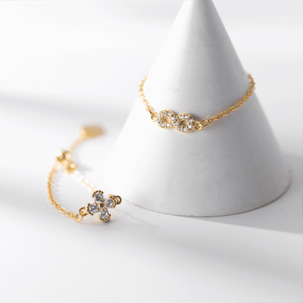 Alternative view of Charming Duo Rings