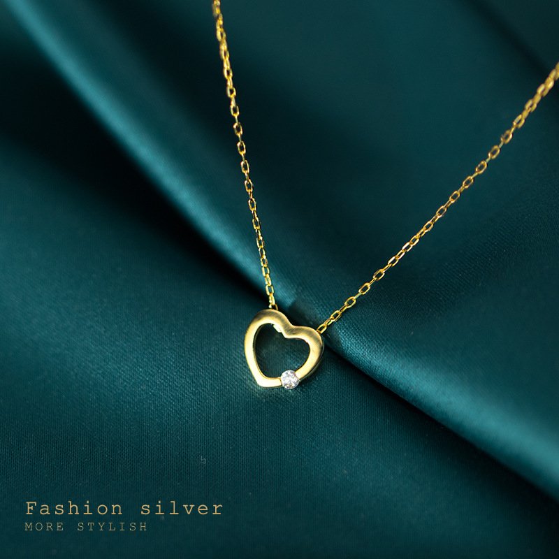 Love Heart Clavicle Chain Necklace - Image 3