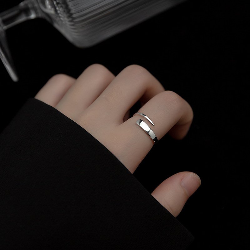 Sleek Elegance Ring - Image 2