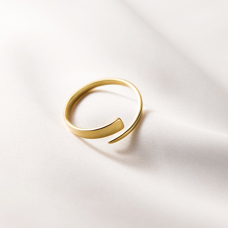 Sleek Elegance Ring - Image 4