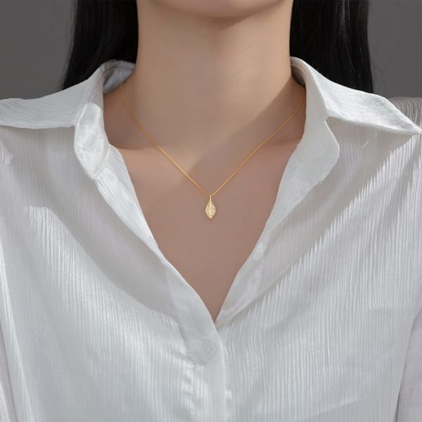 Golden Leaf Elegance Necklace