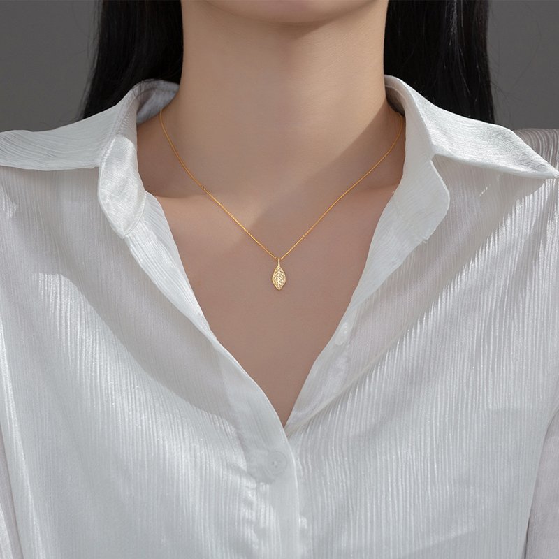 Golden Leaf Elegance Necklace