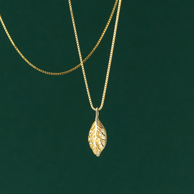 Golden Leaf Elegance Necklace - Image 3