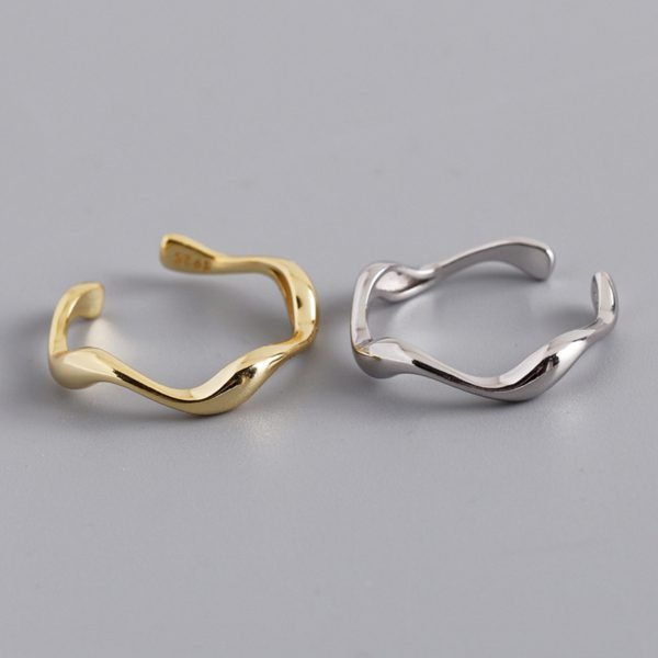 Alternative view of Graceful Waves Ring