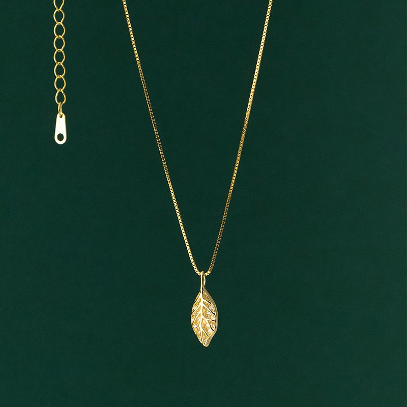 Golden Leaf Elegance Necklace - Image 2