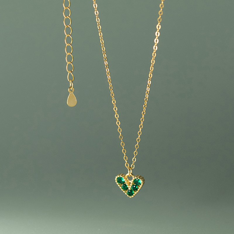 Emerald Heartlight Necklace - Image 4