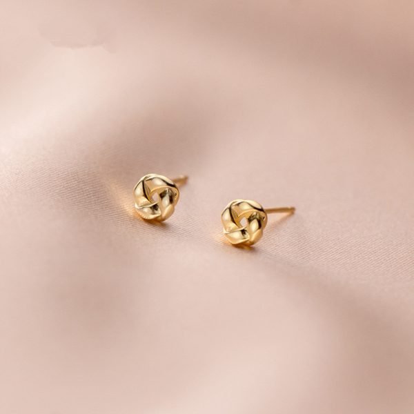 Alternative view of Knot Harmony Studs